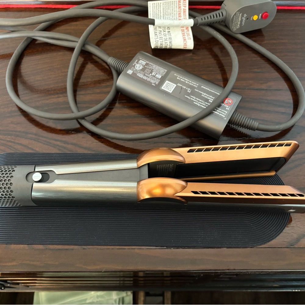 Dyson Airstrait Straightener